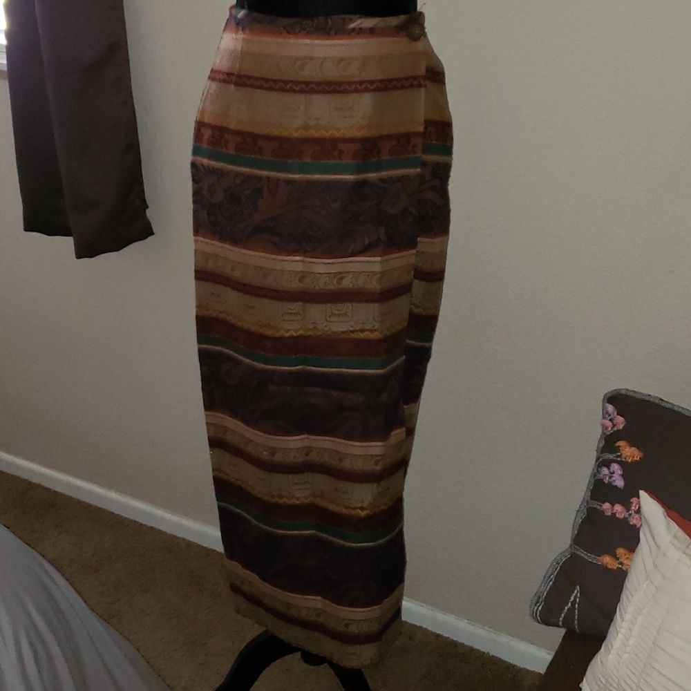 Vintage Gorgeous Wrap Skirt 🥻Size 6